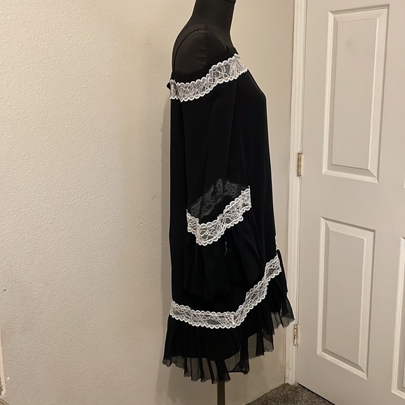 Alice + Olivia Willie Silk Lace Dress - Picture 5 of 9